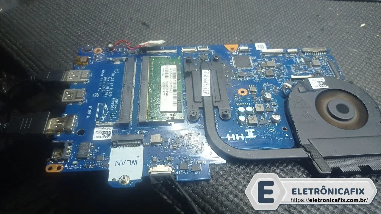 Dell Inspiron 5767 I5 7200U BAL21 LA-D802P REV1.0 (A00) 2016-09-30  v1.1.0 25Q128FV BF Clean